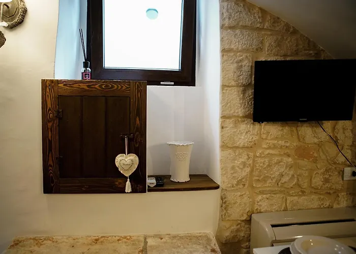 5 - Via Nuova Putignano